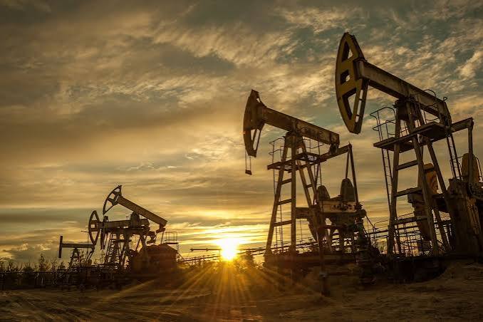Crude oil moves
